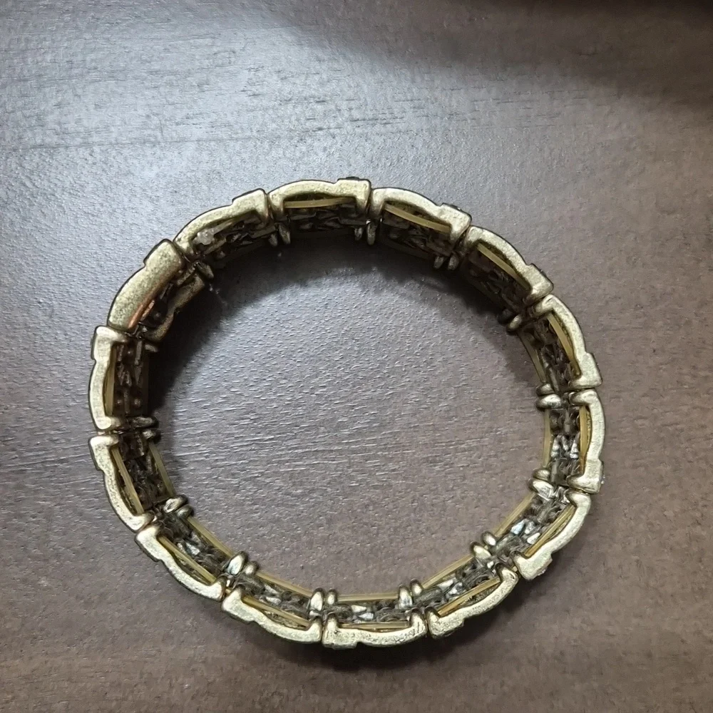 Premier Designs Antique Gold Tone With Rhinestone Stretch Bracelet